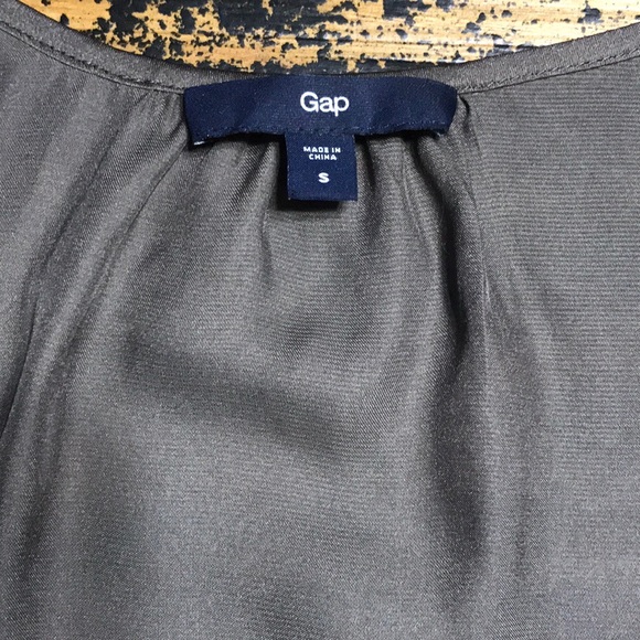 Gap woman’s Cap Sleeve Blouse - Picture 5 of 6